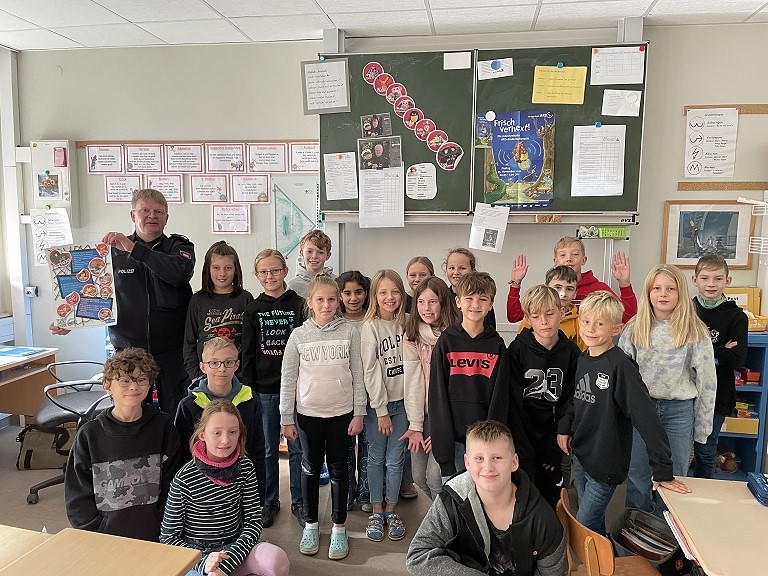 Die PäPP - Pädagogische Puppenbühne der Polizei - besucht unsere Schule!